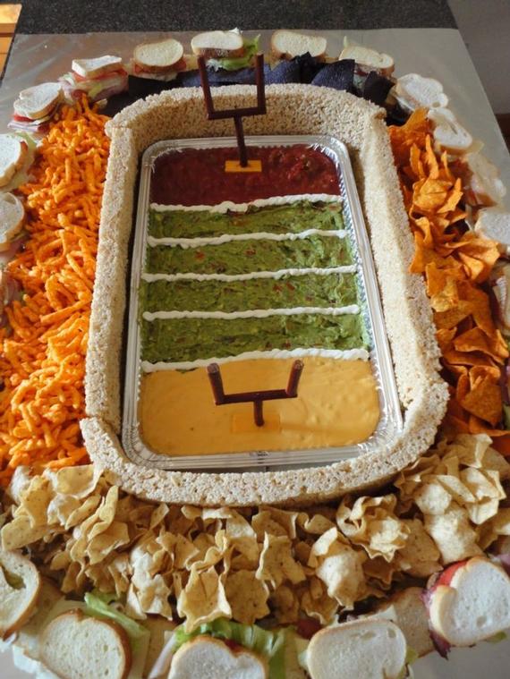 What's a good football party without good food? Get the 8 ultimate Super Bowl party snacks for your next party!! 