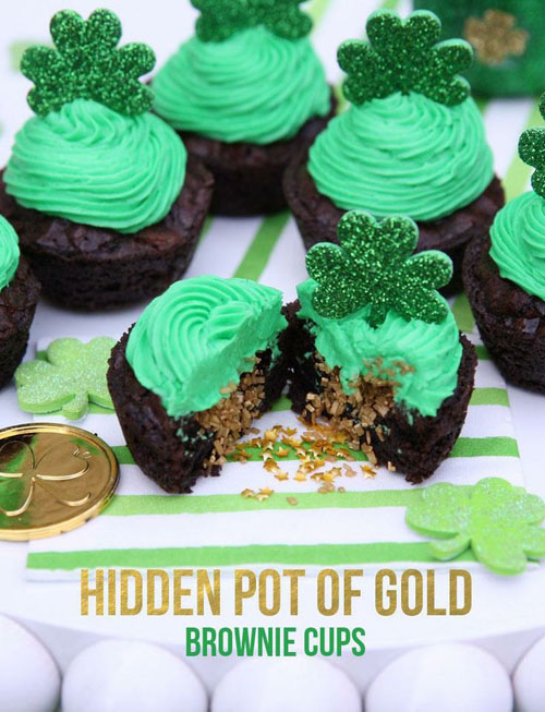 Are you ready for St. Patrick's Day? Why not have fun with color when making your desserts. Try these 5 St. Patrick's Day Desserts to feed your sweet tooth.